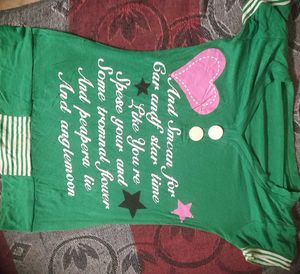 (6)Bundle of Cute T Shirt S- With 🎁