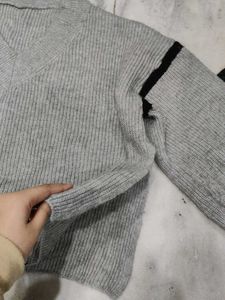 Gray Knit Pullover Sweater🩶