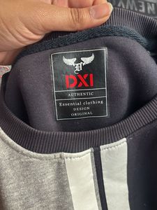 Stylish Two-Tone Sweatshirt