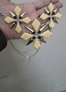 OFF WHITE AND GOLDEN NECKPIECE