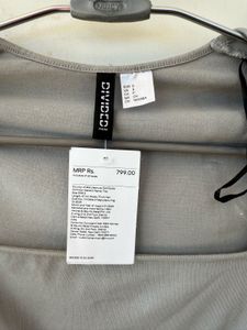 H&amp;M Sqaure Neck Fitted Light Grey Top/Size-S