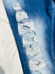 Blue Torned Jeans 👖