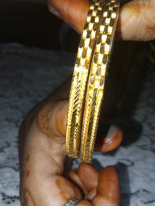 Set of 2 Gold Bangles
