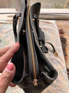 Black Handbag With Crosdbody Strap