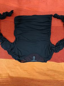 Black Ruched Fitted Top🦨