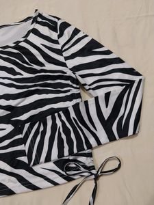 URBANIC Cute Top🎀