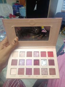 2 Eyeshadow Palettes