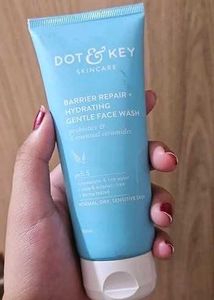 DOT &amp; KEY Barrier Repair + Hydrating Gentle Face W