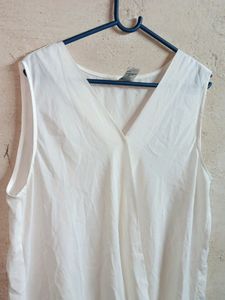 Women&#39;s Fashion Top Sleeveless White Wrap-style