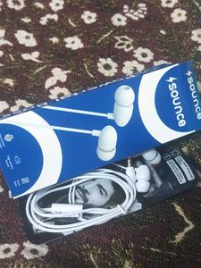Sounce White Earphones - New in Box!