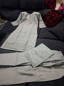 Elegant Green Embroidered Kurta Set