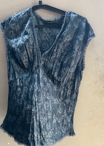 Floral Print Top Size Small To Medium