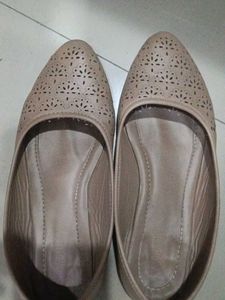 heavily used Beige Ballerinas