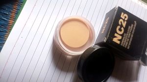 NC25 Mineralize Foundation Loose Powder