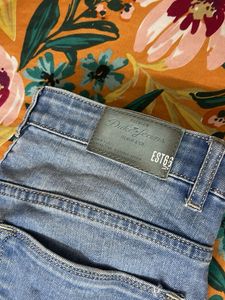 Dulh Jeans: Stylish Denim