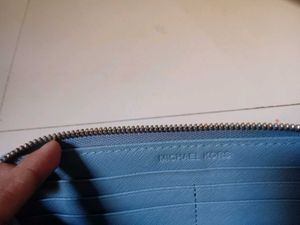 Michael kors sling bag