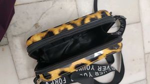 Trendy Crossbody Luxury Sling Box Bag For Girls