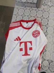 Its A Jersey Of Bayern Munchen If U Interested