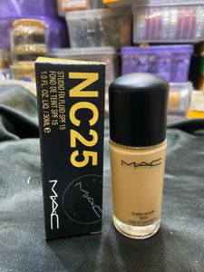 MAC Studio Fix Fluid SPF 15
