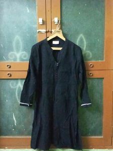 Girls Short Black Top For Jeans Pant Might Fit 15-17 Year Old