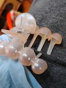 White Clutcher