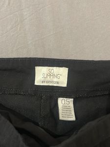 Black Strechable Skinny Trousers With Pockets