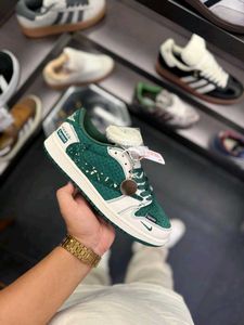 *AIR JORDANS RETRO 1 REVERSE *