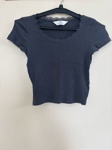 LACE DETAILED CUT TOP