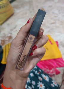 Mamaearth Hydra-Glow Foundation