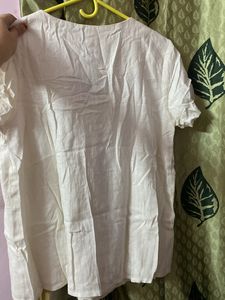 AND white Regular Fit Top