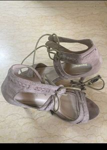 Combo Of 3 Heels. Got Them Here But They Are Big.