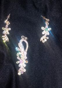 Pendant Set With Chain