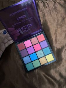 Hilary Rhoda Eyeshadow Palette