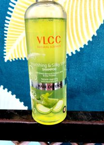 VLCC Nourishing Shampoo