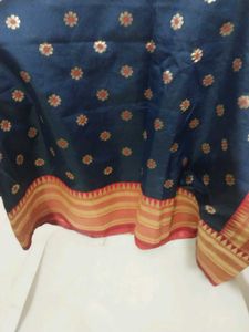 Navy Blue Saree With Red Pallu