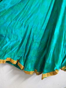 WOMEN BEAUTIFUL ETHNIC GOWN