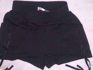 Sexy Black High-Waist Shorts 🖤 | Size 30 |