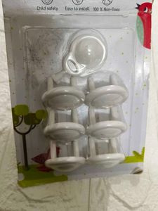 Babyhug Electrical Socket Cover With Plug