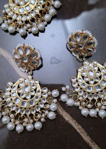 Kundan Jewelry Set - Earrings and Tikka combo