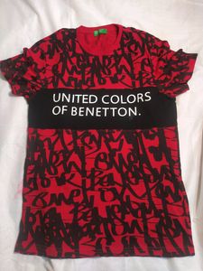 red tshirt