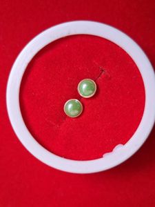 Beautiful New Pearl Desine Studs