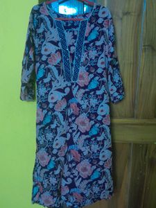 Floral Embroidered Kurti Set