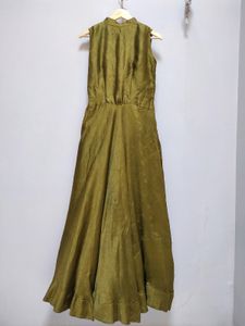 A Perfect Mehndi Outfit
