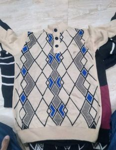 Stylish Argyle Pattern Sweater