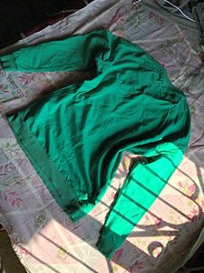 Green sweatshirt for women