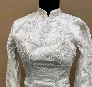 Elegant Long Sleeve Wedding Dress