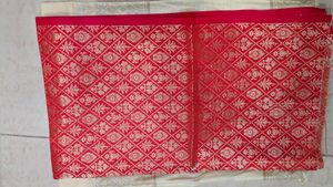 Red &amp; White Checkered Saree(2 Blouse Pieces)