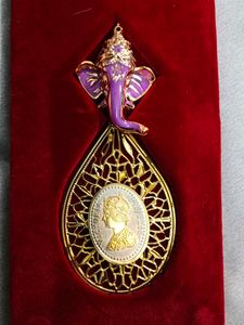 Ganesha Showpiece With Victoria Silver Coin