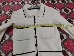 Stylish Cropped Knit Cardigan