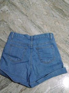 short jeans pant